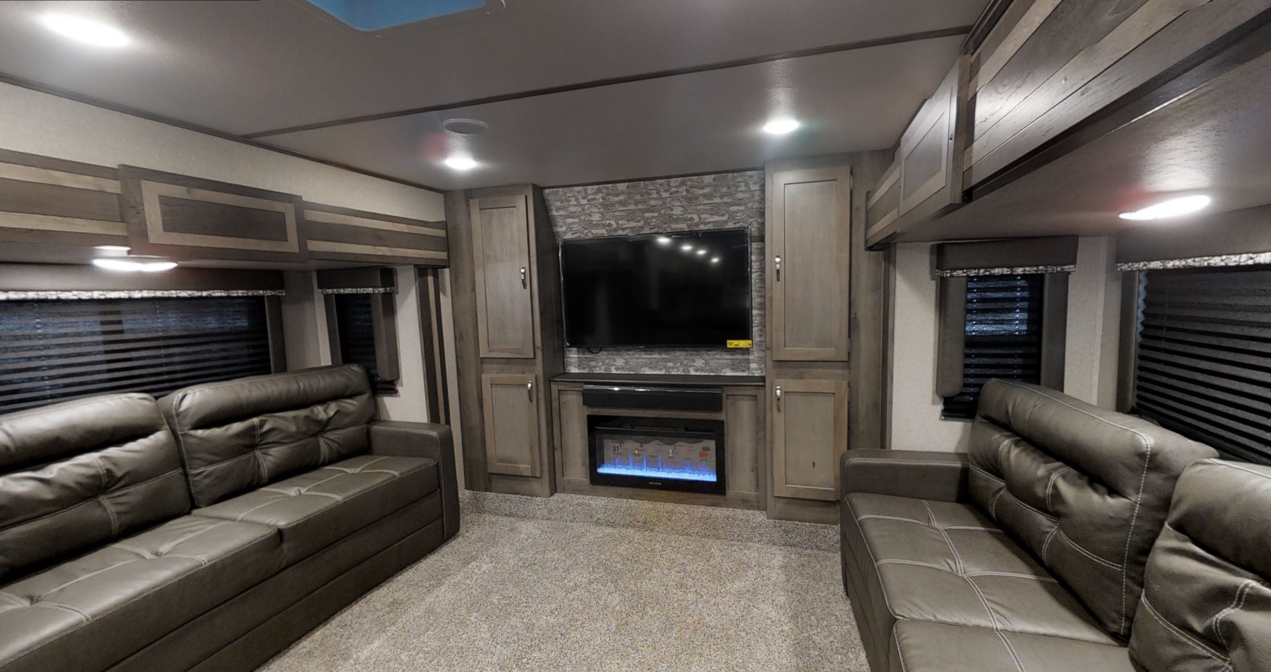 5th Wheel 37 Ft Front Living Room