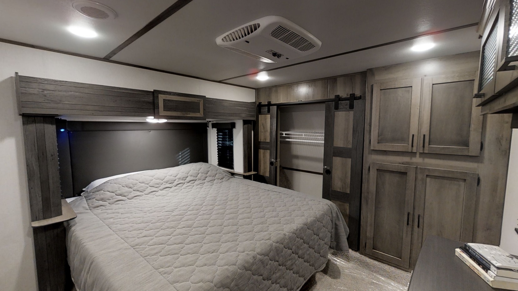 Two Bedroom 5th Wheel With Loft - Byerly RV